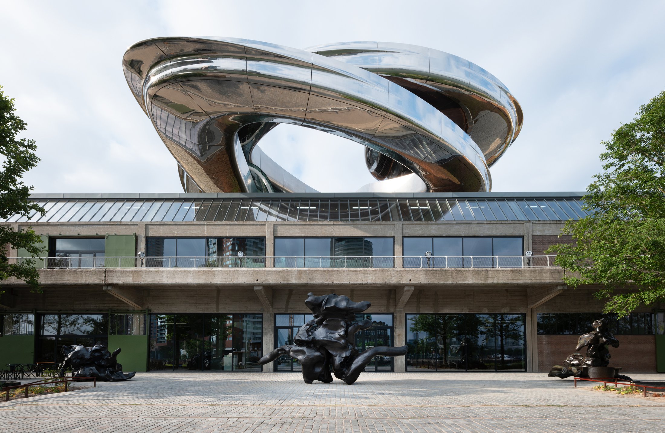 De Kooning op de kade bij Fenix – foto Titia Hahne